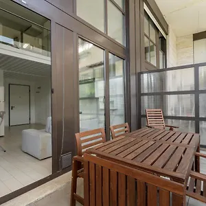 Apartamento Elegant Loft With Balcony!