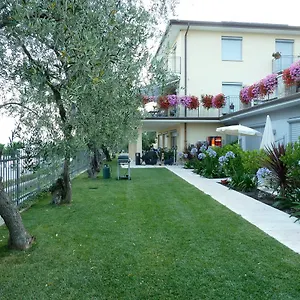 villa-treccani.hotelinveneto.com/
